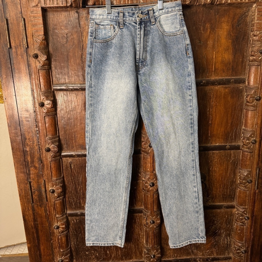 Brandy Melville J. Galt High-Waisted Straight Leg Jeans – Size S – Vintage Wash - Picture 3 of 5